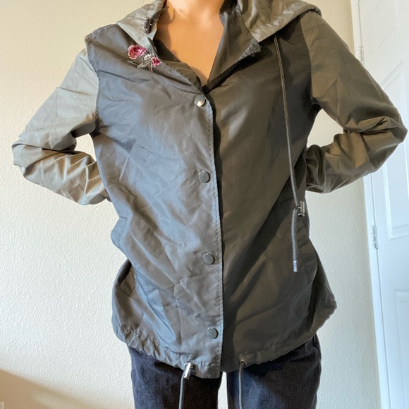 Windbreaker jacket - Picture 3 of 8